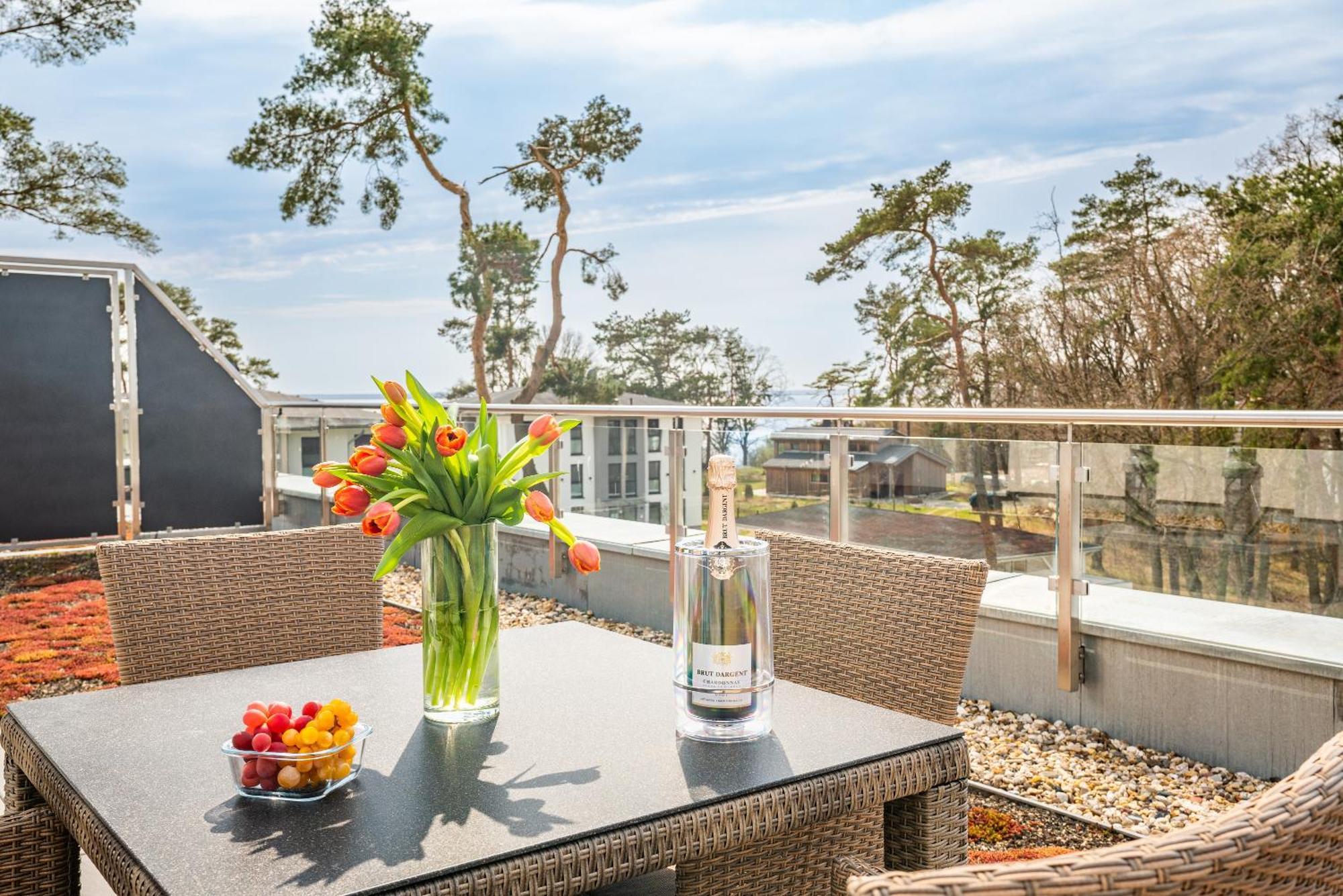 Terrassenwohnung "Haffgefluester" - Haffresidenz Garz  Esterno foto